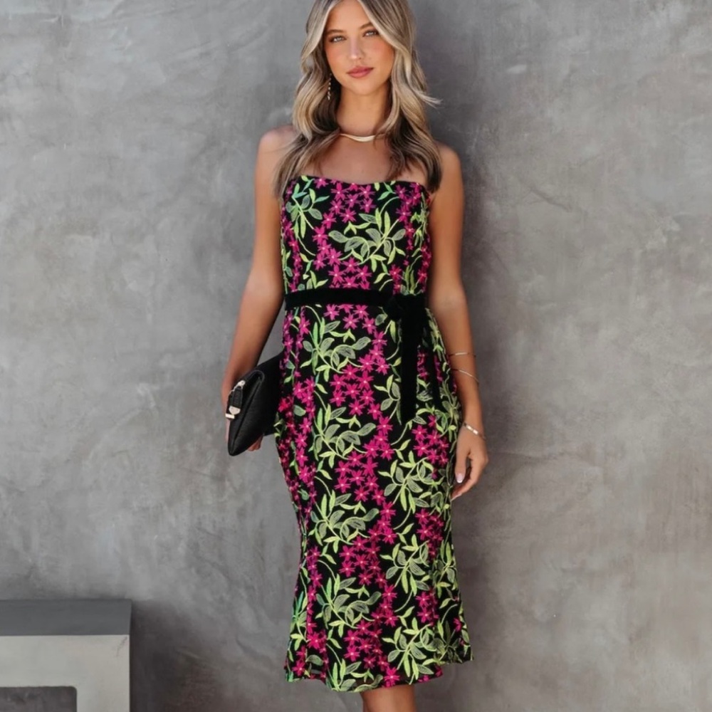 VICI Strapless Floral Midi Dress